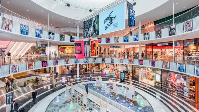 Berbelanja Dan Hiburan Di Pusat Perbelanjaan Terbesar