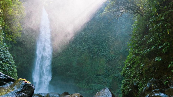 Spot Air Terjun Di Bali Untuk Hiburan Akhir Tahun